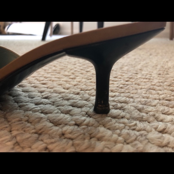 Sigerson Morrison kitten heels size 71/2, classy - Picture 3 of 4